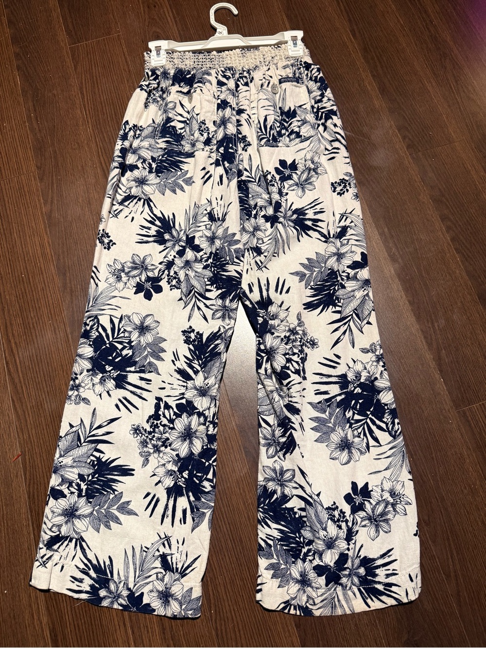 Wide-Leg Floral Lounge Pants in Navy and White